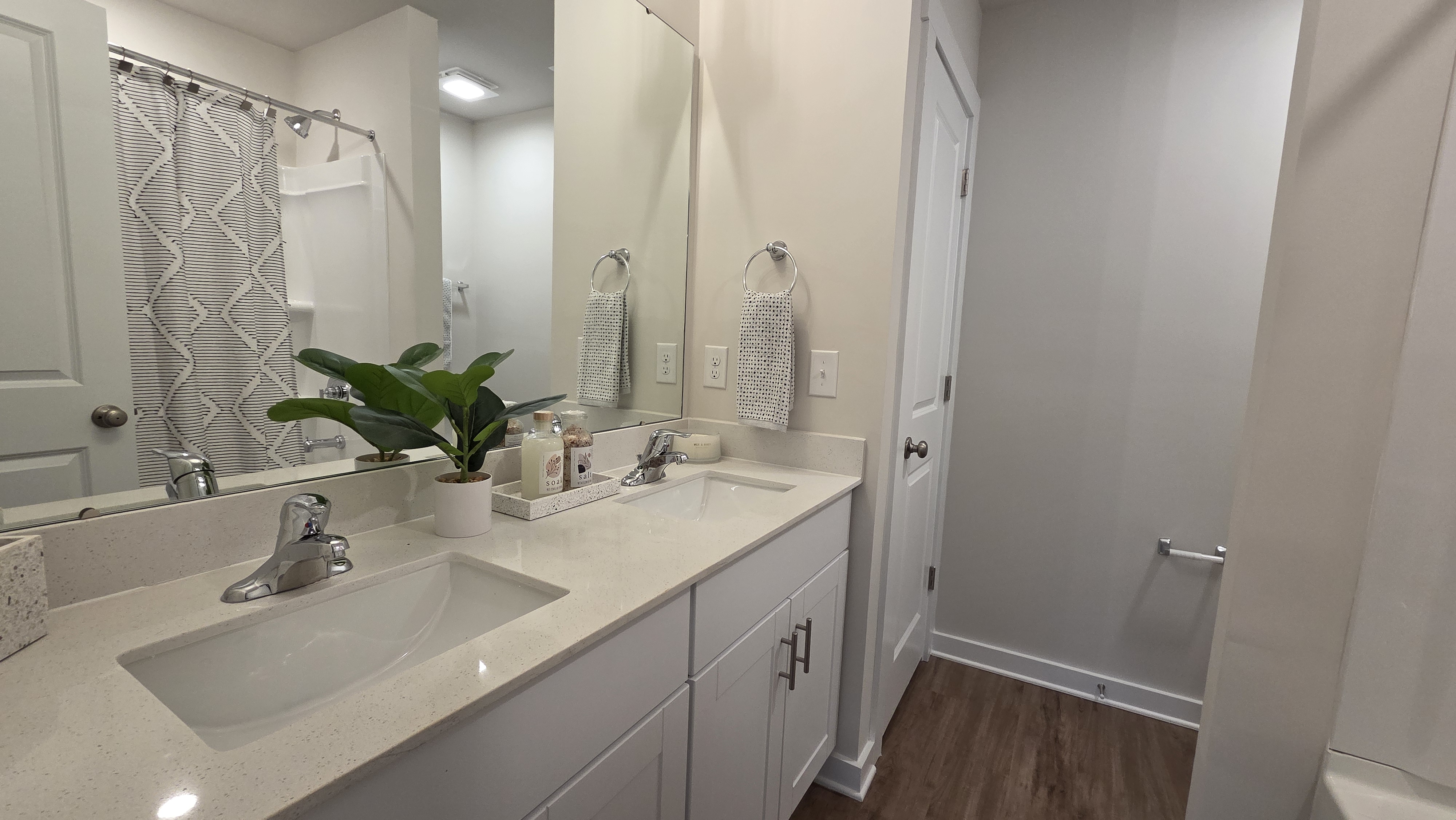 Double vanity bathroom with quartz
